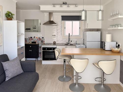 Cozy renovated apartment just two minutes from the sea