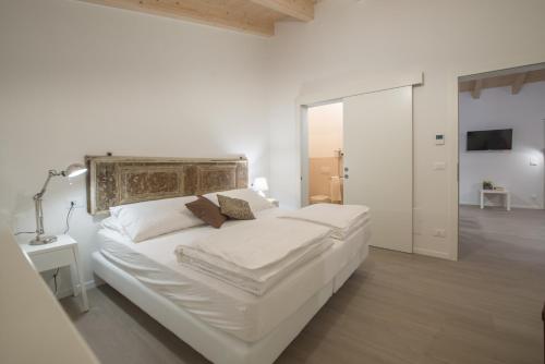 La Gazza Ladra Apartments - Garda Chill Out in 德利納