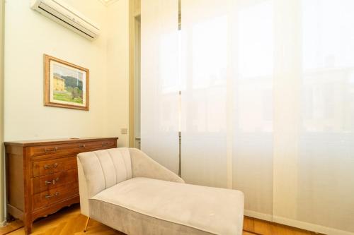 Refined apartment in the heart of Como with Balcony
