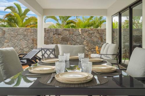 Villa Maela - Modern Pool Retreat in Balaclava in Balaclava