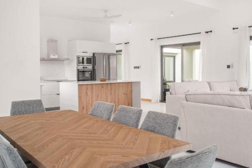 Villa Maela - Modern Pool Retreat in Balaclava in Balaclava