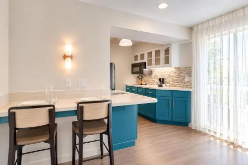 2 bedrooms, 3 beds