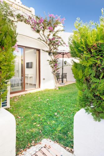 Estepona - Playa - Villa de 2 dormitorios con terrazas al lado del mar AL7