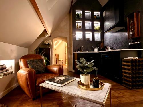Peregrine House, Elegant Apartment, Historic centre of Valognes - Location saisonnière - Valognes