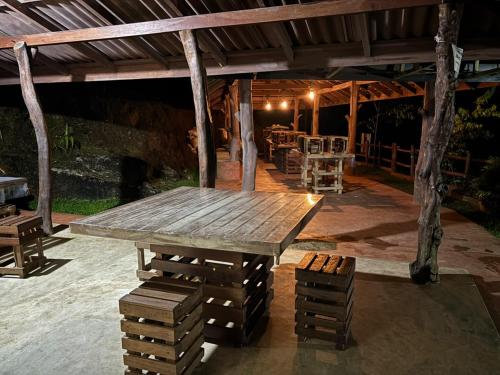 Restaurant, Thotupala Eco Lodge in Siharaja