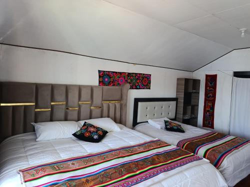 Uros Jallahui Lodge