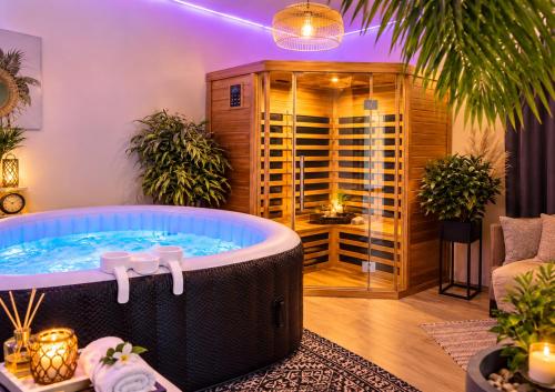 Romantique Zen Room Spa Sauna Beach 50 m