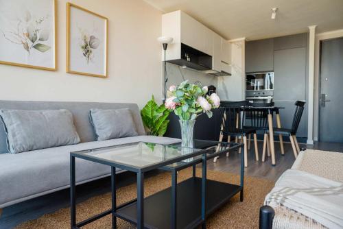 Modern Chill 1BR w Pool & BBQ near Irarrazabal