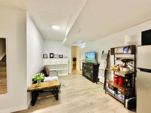 Location! Close to Everything! FREE Banff Pass!