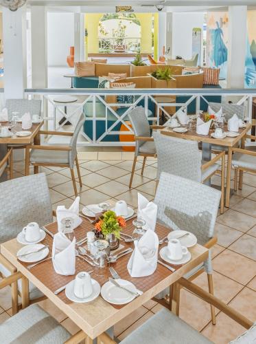 מסעדה, Bay Gardens Hotel in מפרץ רודני