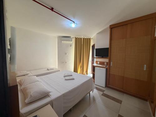 1 double bed, 1 twin bed