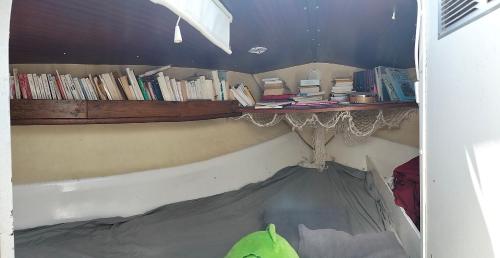 Létesítmények, Velero Akan tours in Burunga