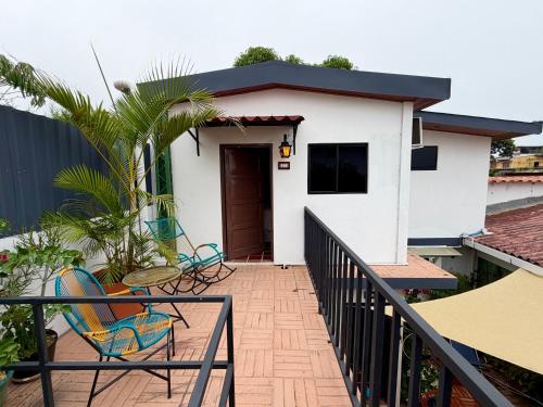 Балкон/тераса, Neska Polita Hostel in Juayua