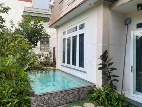 Phòng VIP Có Xông Hơi View Hồ Bơi