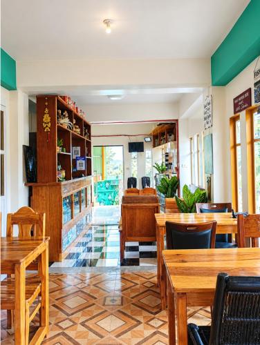 Shared lounge/TV area, Pas-it Hostel Sagada in Sagada