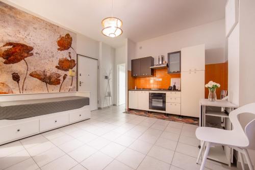 Casa Noè - cozy home with big terrace & box by Home a porter