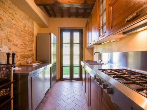 ห้องครัว, Beautiful farmhouse with swimming pool in ชิตตา ดิ กาสเทลโล
