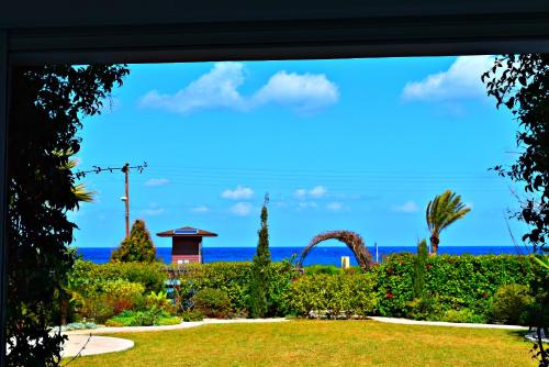 Instalações, Latchi Beach Front Villa - Private Heated Pool - Amazing Uninterrupted Sea Views in Neokhorio