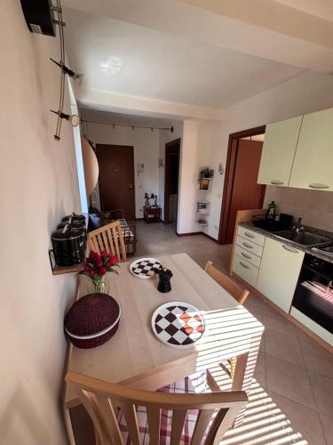 Tiny Apartment Olivewood in Mezzane Di Sotto