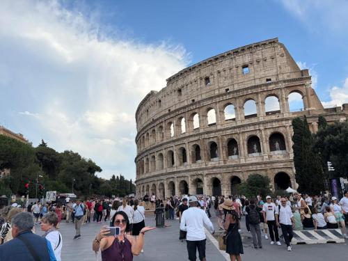 Colosseum Imperial Guesthouse
