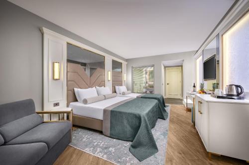 Double or twin room, deluxe