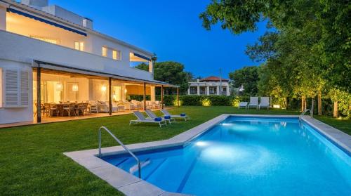 Villa Abu Lita 3 minutos andando playa Renovada Piscina y Jardin XXL Autentico lujo
