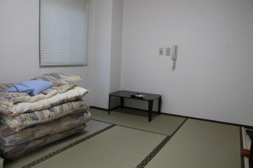 Hotel Beaver 2 Located in Nishinari Ward, Hotel Beaver 2 is a perfect starting point from which to explore Osaka. Both business travelers and tourists can enjoy the propertys facilities and services. Service-minded