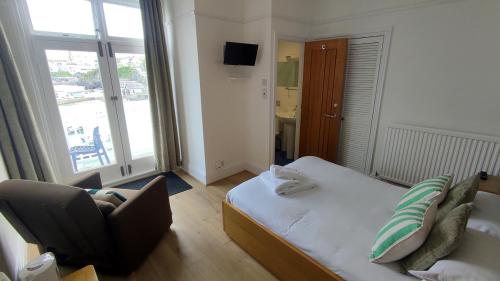 1 double bed