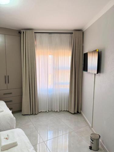 28Taylors Guest House in มาโตปอส
