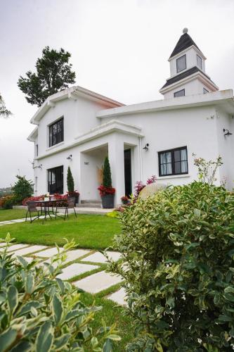 Exterior view, Posada La Casa del Molino in San Cristobal