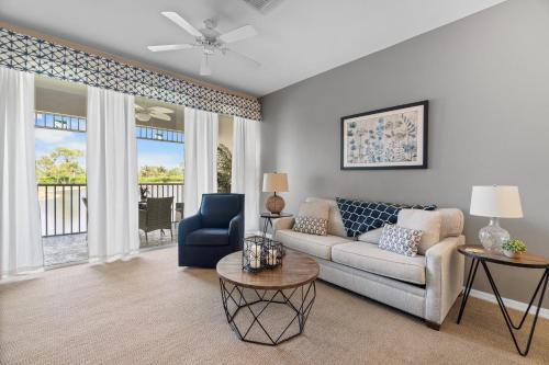 Stylish 2BR Golf Condo at Lely Resort -Pool,Gym in Lely Resort (FL)