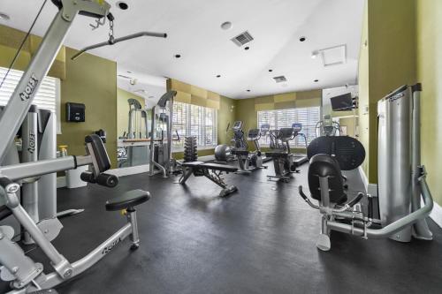 Stylish 2BR Golf Condo at Lely Resort -Pool,Gym in Lely Resort (FL)