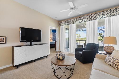 Stylish 2BR Golf Condo at Lely Resort -Pool,Gym in Lely Resort (FL)