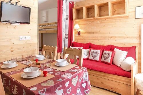 Résidence Ski Soleil - Appartement confortable avec terrasse · Départ ski aux pieds MAE-1234