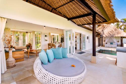 Fall in Love with Rose Moon, Ubud