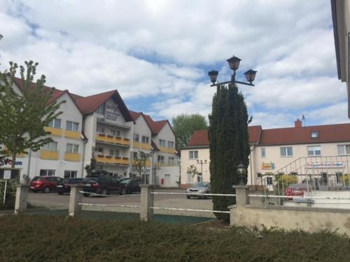 Hotel Torgauer Brauhof Hotel Torgauer Brauhof is conveniently located in the popular Torgau area. Offering a variety of facilities and services, the hotel provides all you need for a good nights sleep. Free Wi-Fi in all ro