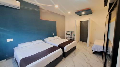 3 double beds