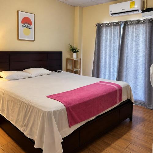 Cozy Room with AC & Private Bathroom in Jucuaran