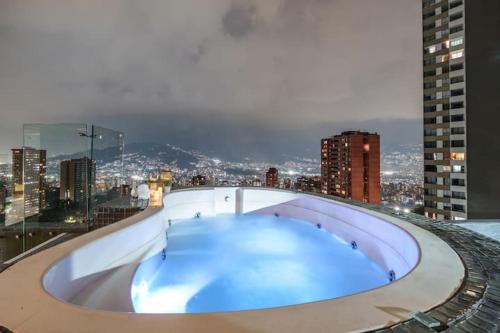 Ático de lujo con jacuzzi y vistas en el Poblado