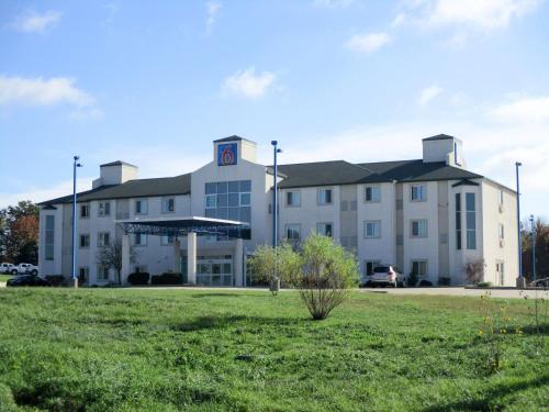 Motel 6-Kingdom City, MO