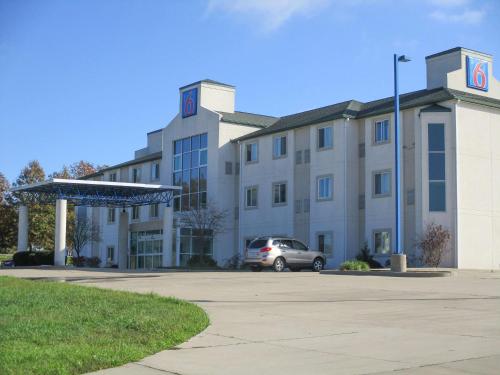 Motel 6-Kingdom City, MO