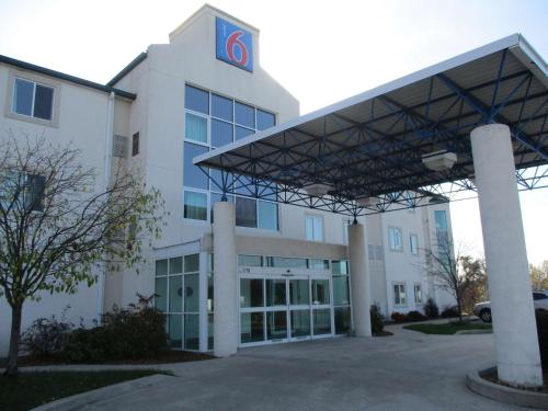 Photo - Motel 6-Kingdom City, MO