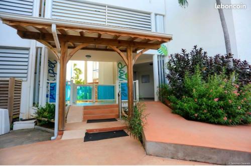 Studio au gosier - accès plage direct - proche commodités - parking privé 3