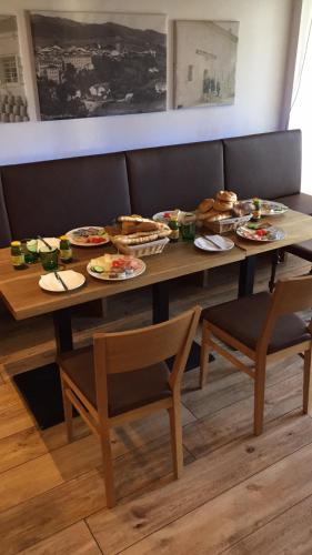 Ételek és italok, Pension Sunnseitn - Gasthof - Cafe - Weinkeller in Haslach An Der Muhl