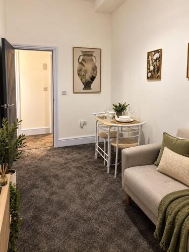 1MP-Stylish 1-Bed Apartment in the Heart of Batley in Batley