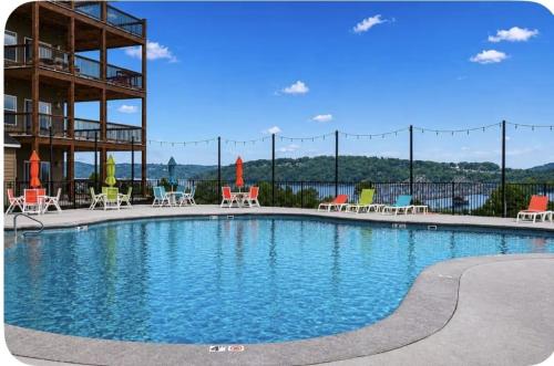 Poolside Retreat at Kimberling Crossing in Кімберлінг Сіті