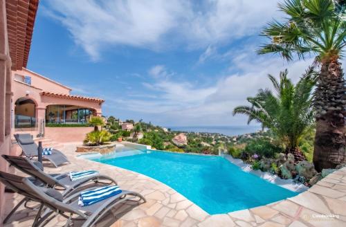 Casa-Capussambre piscine chauffée vue sur mer clim