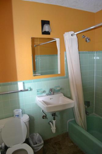 Atlantic Economy Inn - image 3