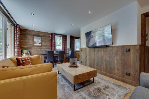 Adonis - stylish 2 bedroom nr centre of town