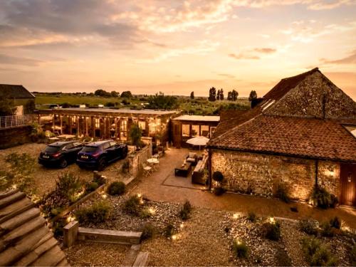 المنظر الخارجي, Norfolk Farm Stays by Beach Dog Friendly in هونستانتون